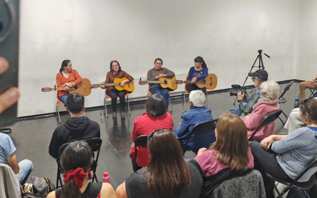 Cantoras de la Región del Maule presentaron repertorio tradicional en Artista del Acero