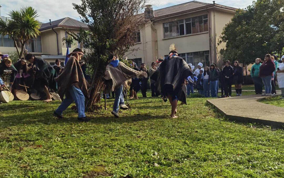 “Trafkintun ‘Rimü mew pepaiñ’ en el Liceo Técnico Femenino Santa Cruz Ñielol: Celebrando la llegada del otoño en Temuco”
